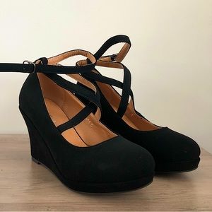 TOP Moda Black Wedges